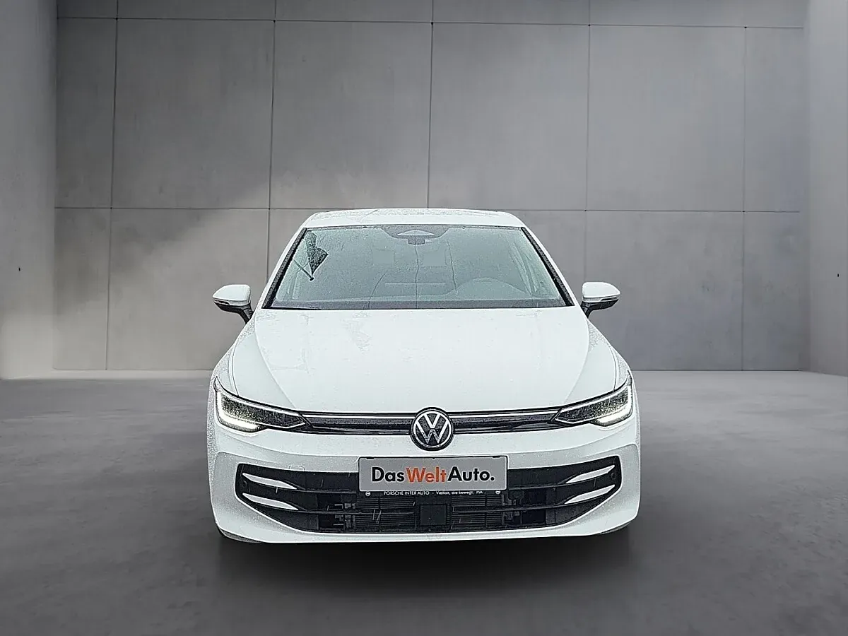 Volkswagen Golf 2026 photo 2