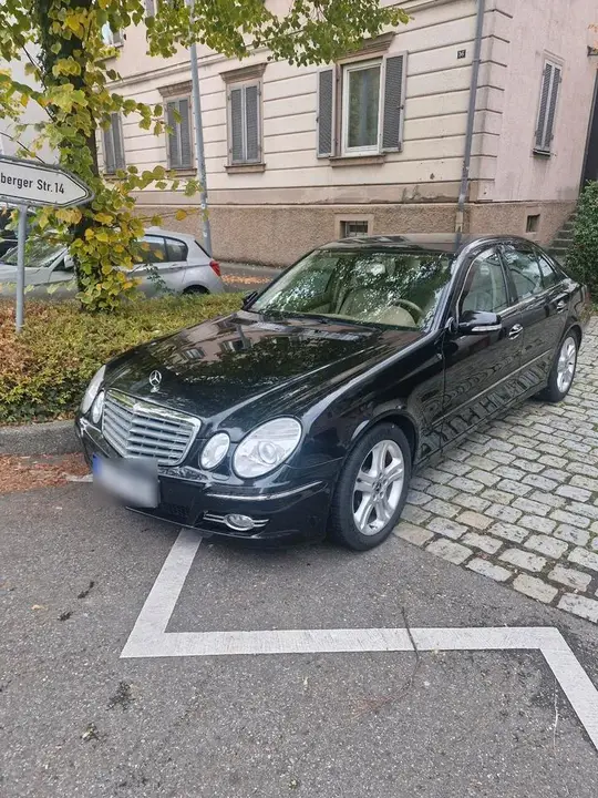 Mercedes-Benz E230