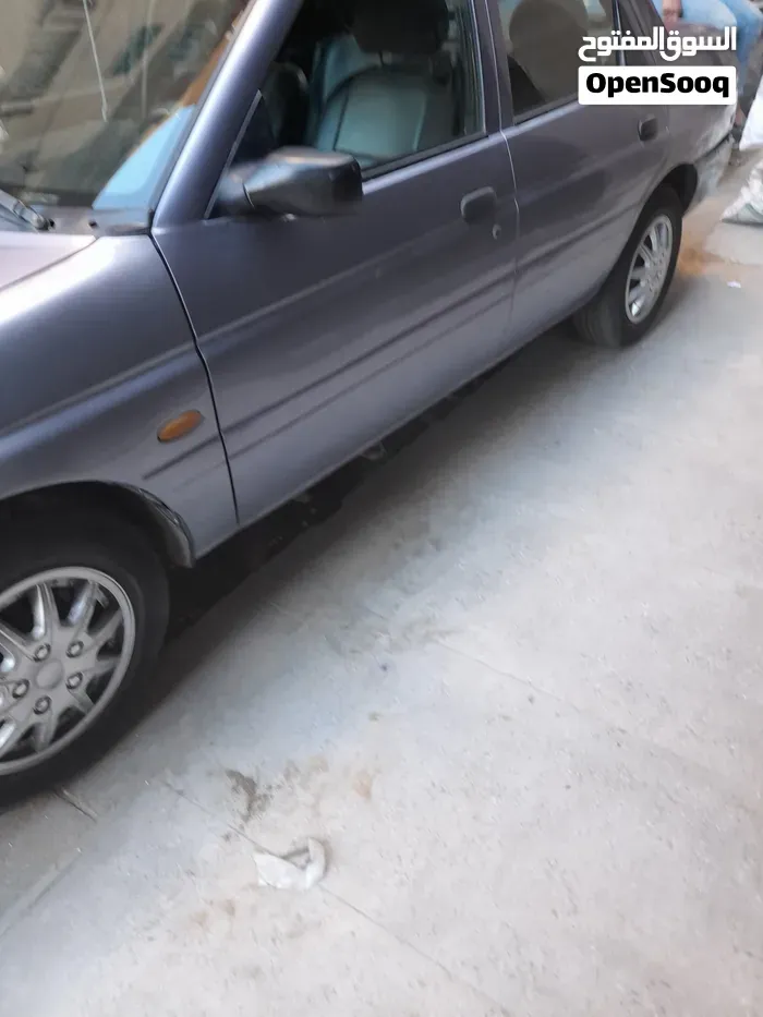 Ford Escort 1998 photo 3