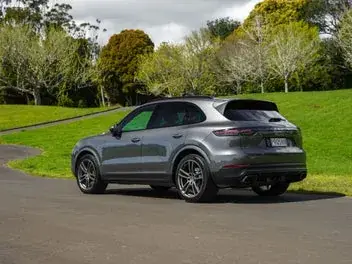 Porsche Cayenne 2023 photo 3