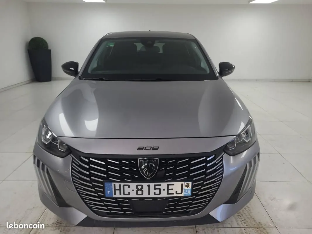 Peugeot 208 2025 photo 2