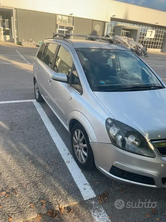 Opel Zafira 2006 photo 2