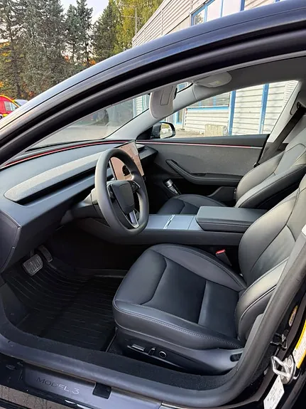 Tesla Model 3 2024 photo 4