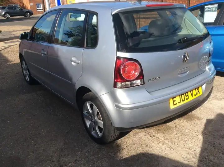Volkswagen Polo 2009 photo 3