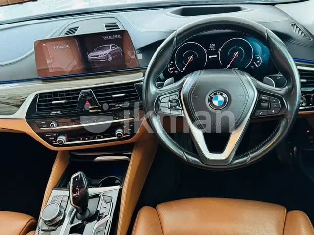 BMW 530E 2018 photo 2