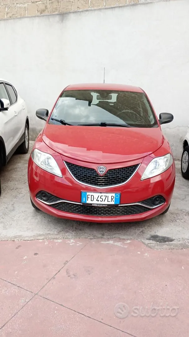 Lancia Ypsilon