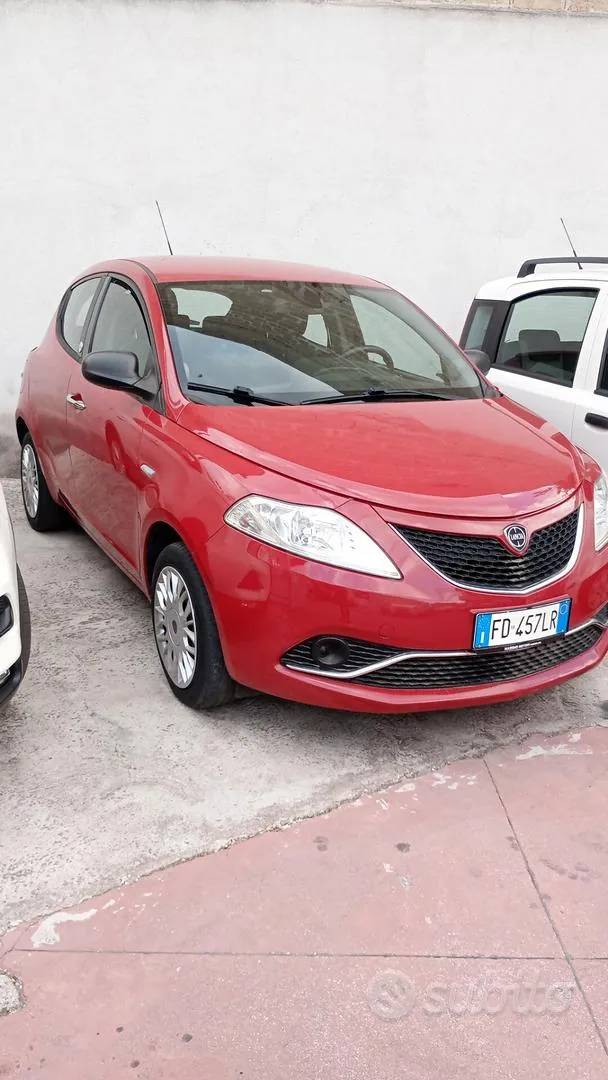 Lancia Ypsilon 2016 photo 2