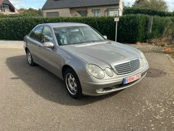 Mercedes-Benz E200