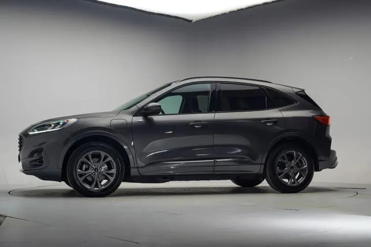 Ford Kuga 2023 photo 2