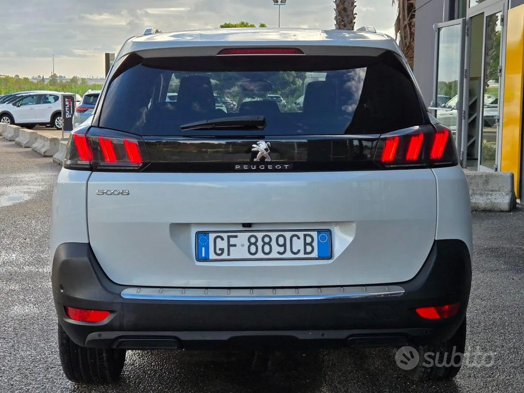 Peugeot 5008 2021 photo 4