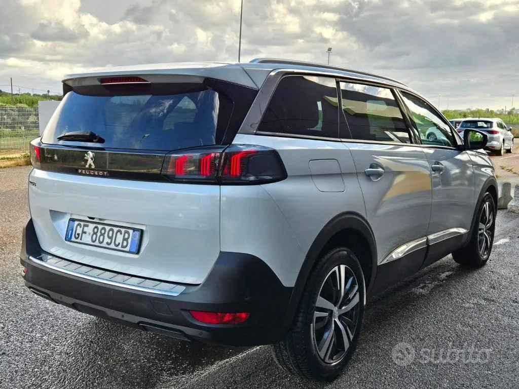 Peugeot 5008 2021 photo 5