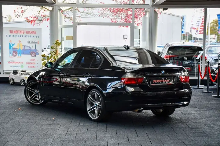 BMW 318D 2007 photo 4