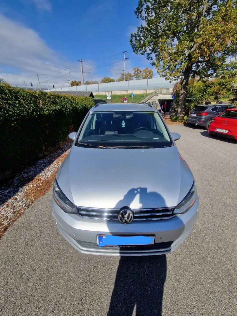 Volkswagen Touran 2016 photo 2