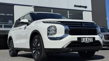 Mitsubishi Outlander 2025 photo 5