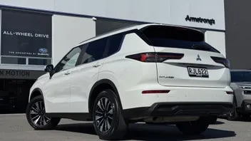 Mitsubishi Outlander 2025 photo 3