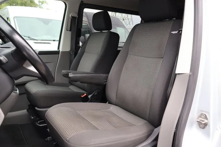Volkswagen Transporter 2021 photo 2