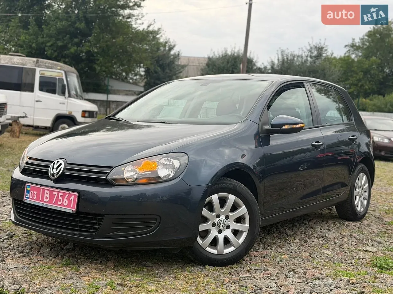Volkswagen Golf 2010 photo 4