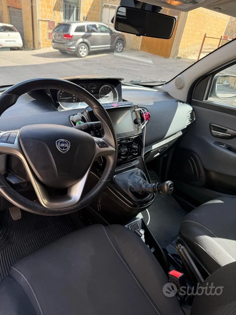 Lancia Ypsilon 2021 photo 4