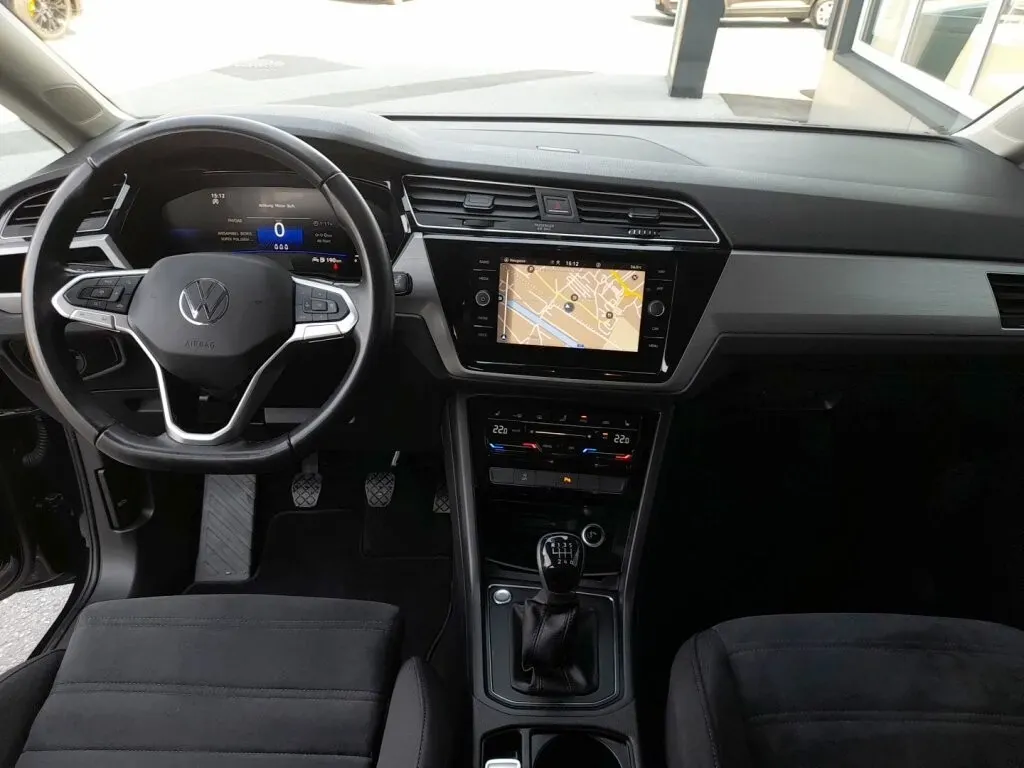 Volkswagen Touran 2022 photo 3