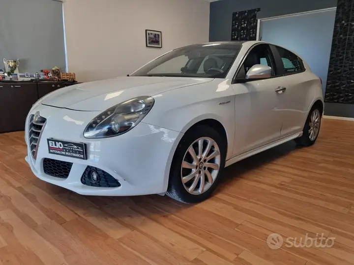 Alfa Romeo Giulietta 2010 photo 5