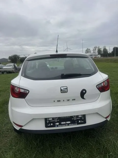 Seat Ibiza 2014 photo 4