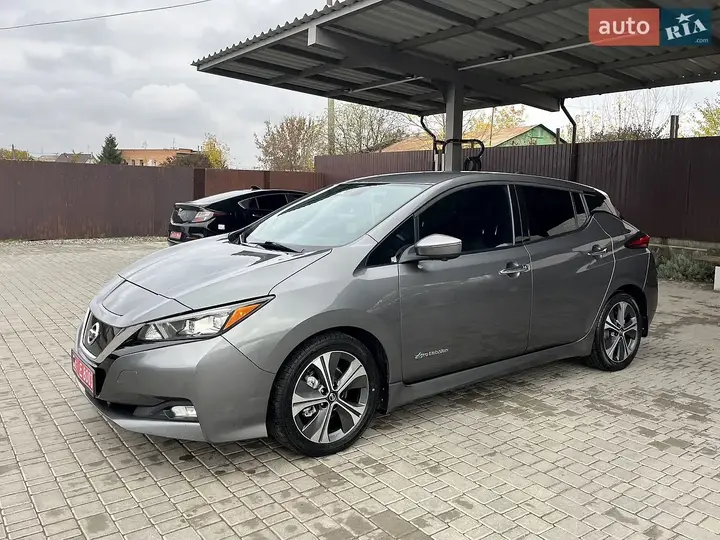 Nissan Leaf 2019 photo 2