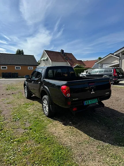 Mitsubishi L200 2015 photo 3