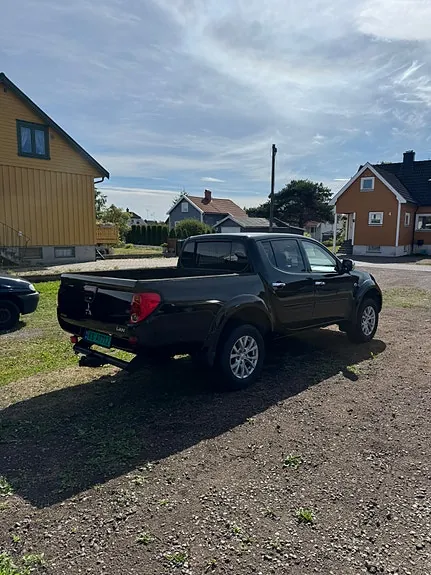 Mitsubishi L200 2015 photo 2