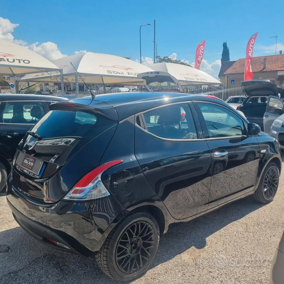 Lancia Ypsilon 2012 photo 5