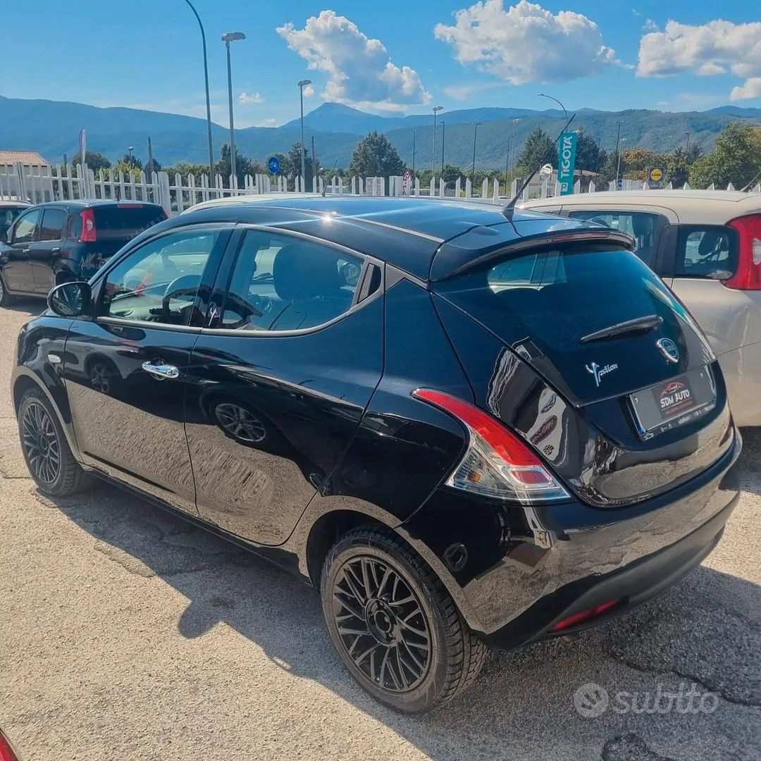 Lancia Ypsilon 2012 photo 3