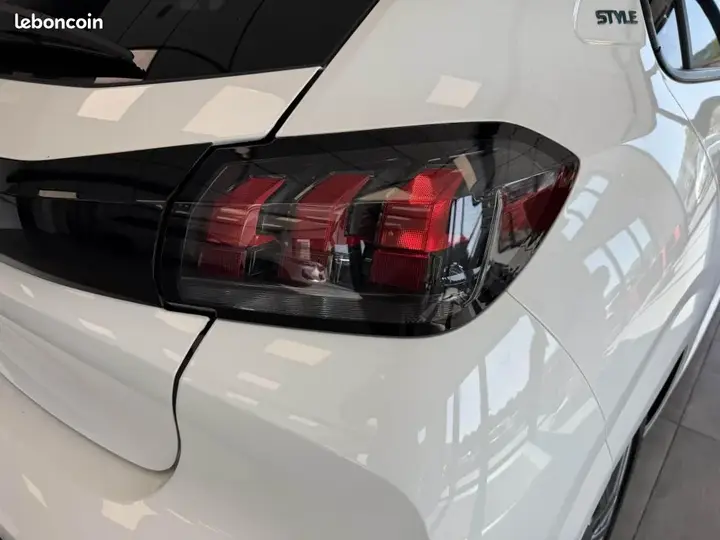 Peugeot 208 2022 photo 4