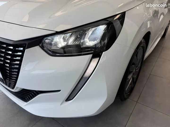 Peugeot 208 2022 photo 2