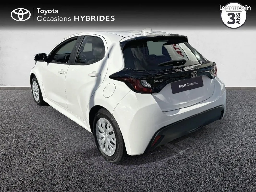 Toyota Yaris 2024 photo 2
