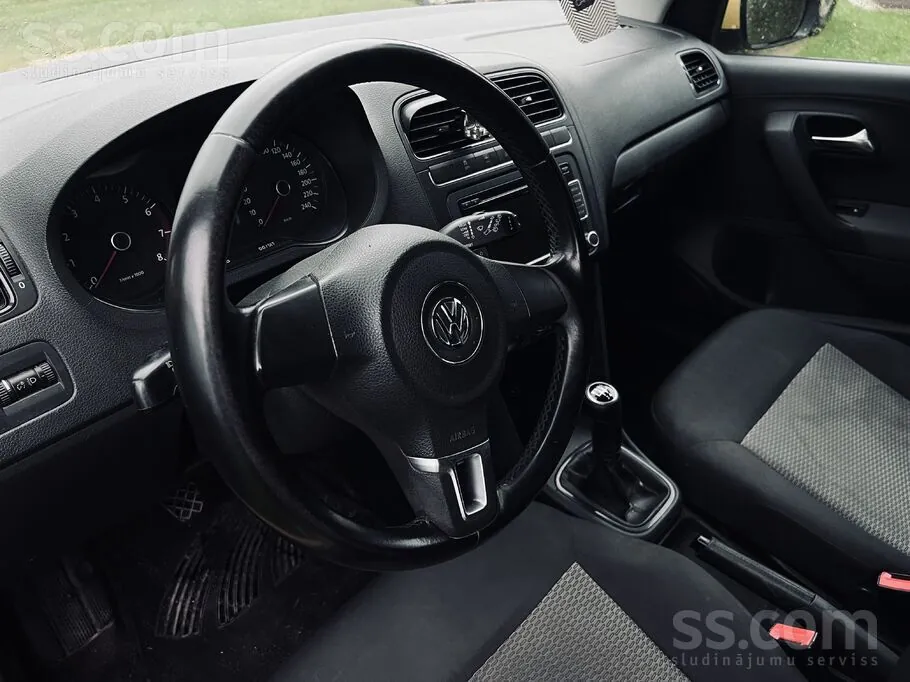 Volkswagen Polo 2010 photo 5