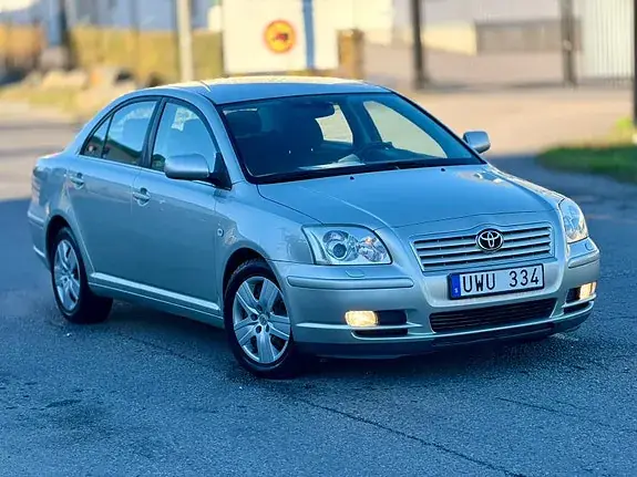 Toyota Avensis 2004 photo 3