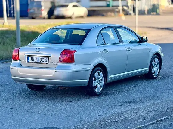 Toyota Avensis 2004 photo 4