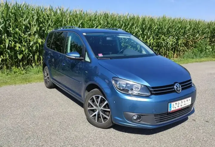 Volkswagen Touran 2015 photo 2