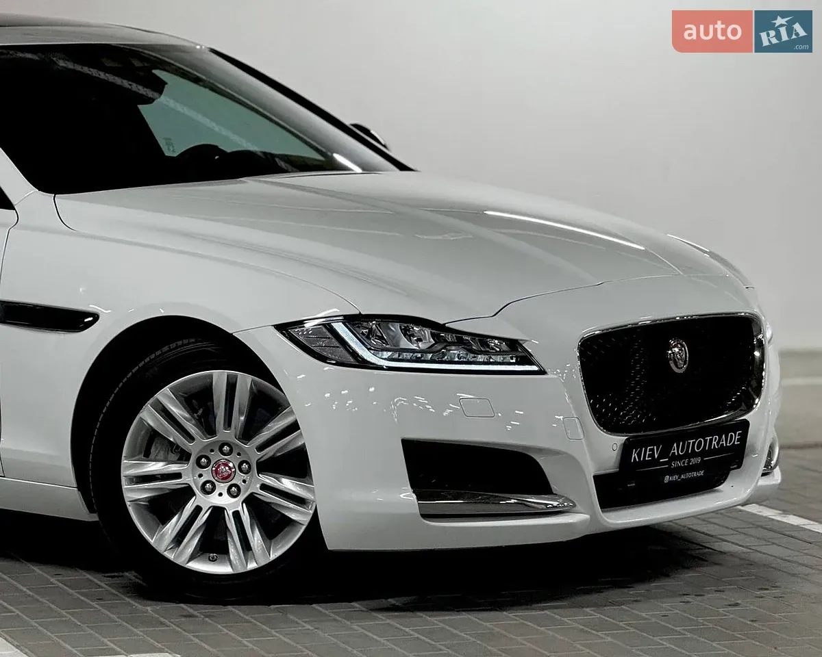 Jaguar Xf 2016 photo 3