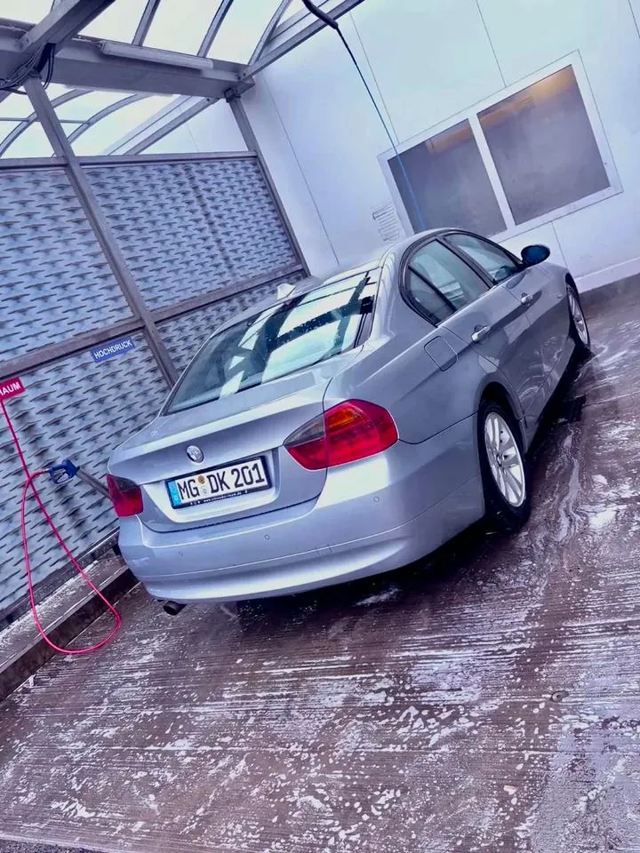BMW E90