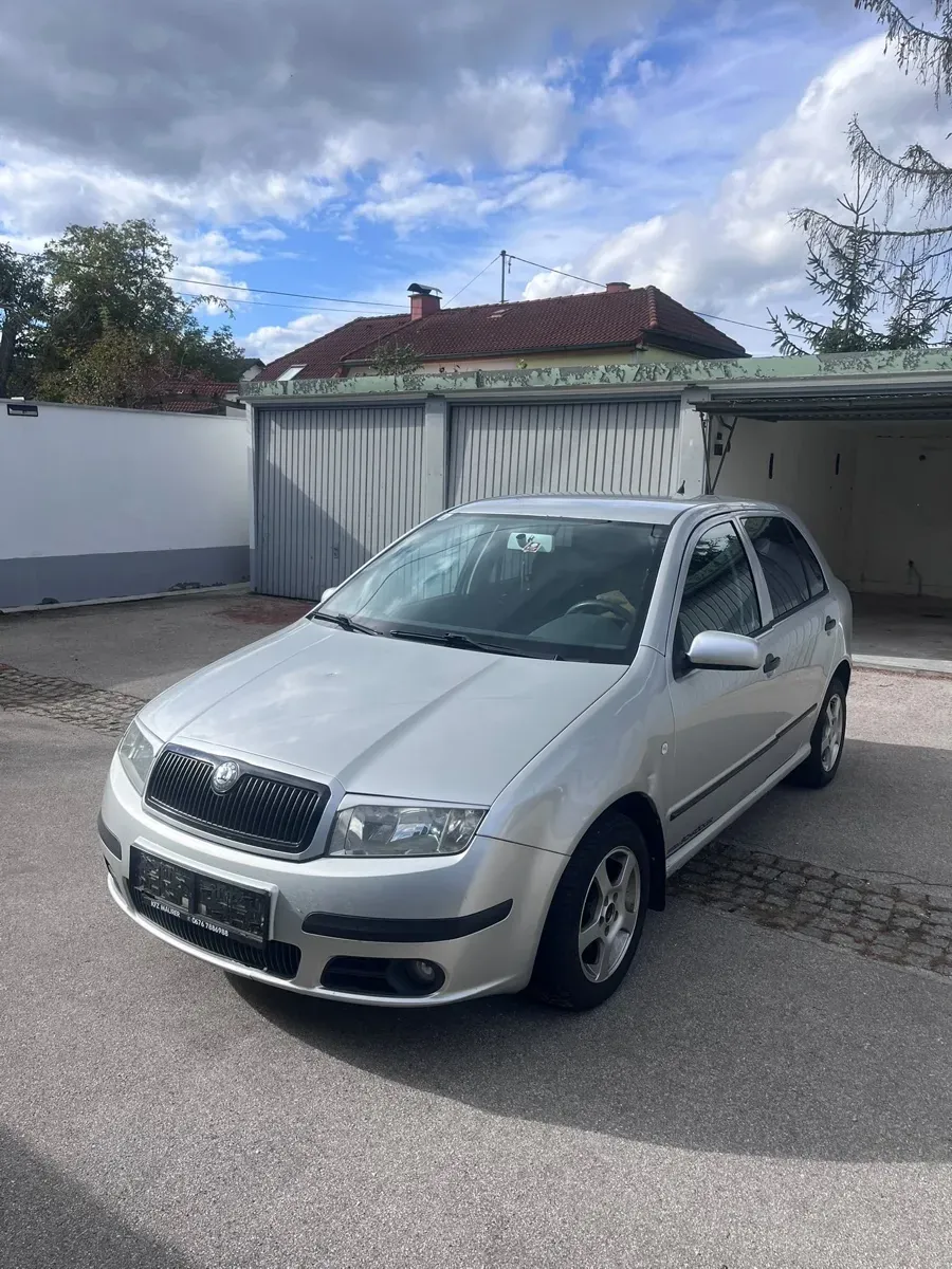 Skoda Fabia 2005 photo 2