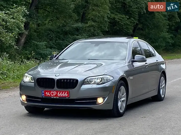 BMW 5 Series 2013 photo 2