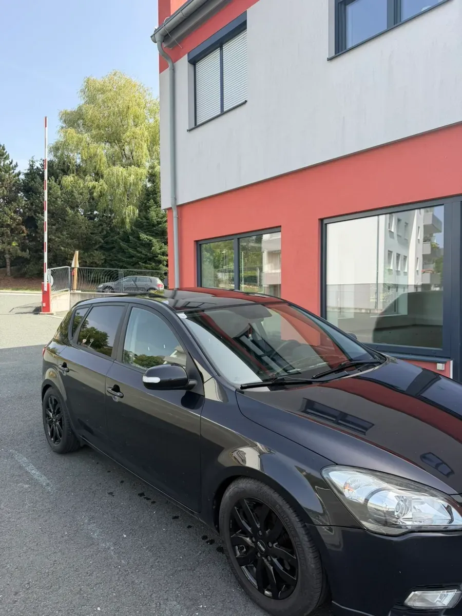 Kia Ceed 2010 photo 3