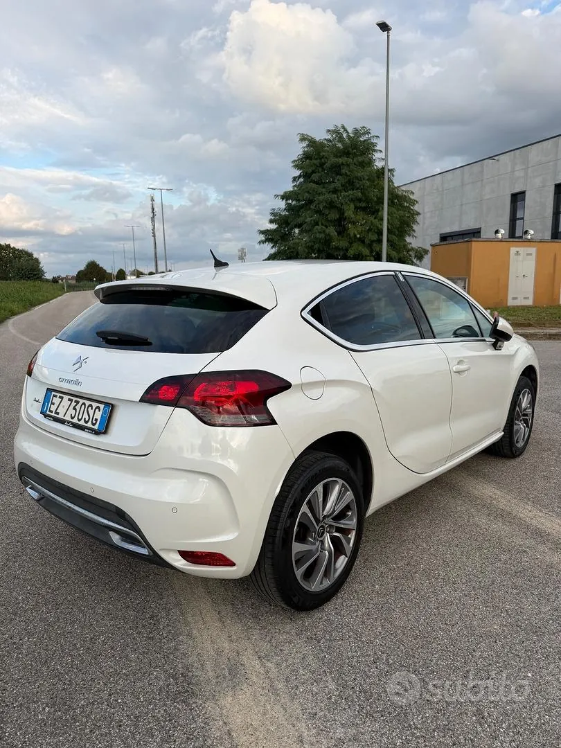 DS Automobiles Ds 4 2015 photo 3