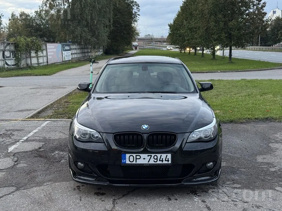 BMW E60 2005 photo 2