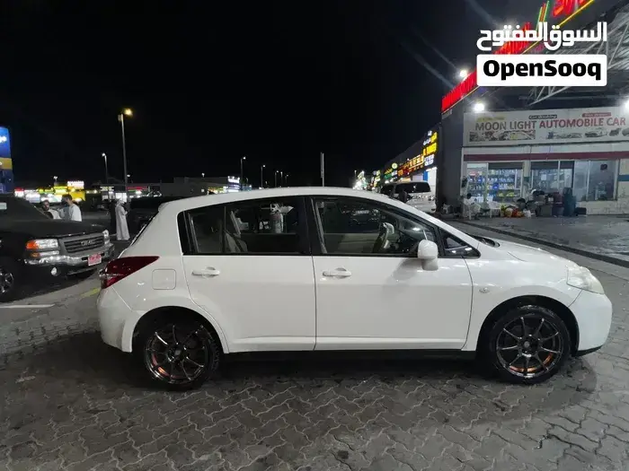 Nissan Tiida 2009 photo 2
