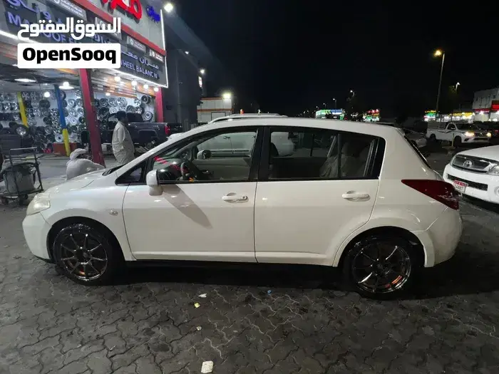 Nissan Tiida 2009 photo 3
