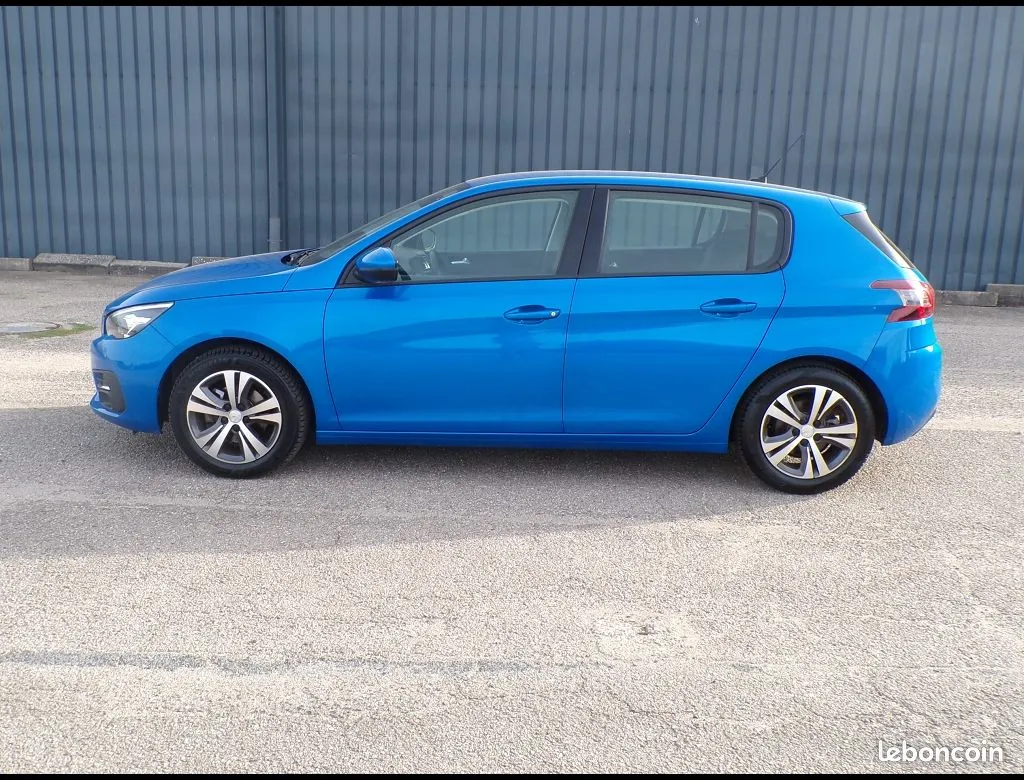 Peugeot 308 2021 photo 2
