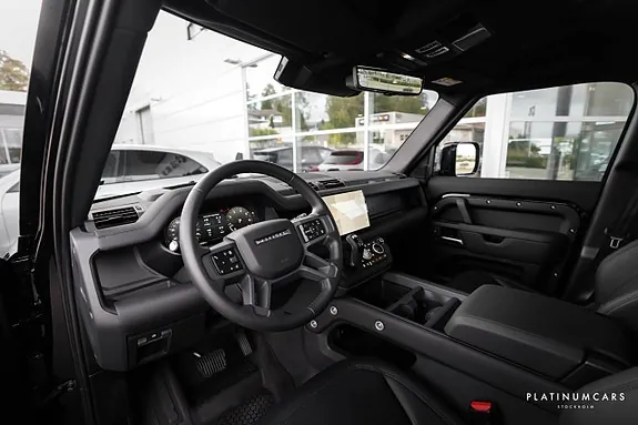 Land Rover Defender 110 2025 photo 5