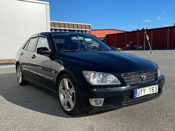 Lexus Is200