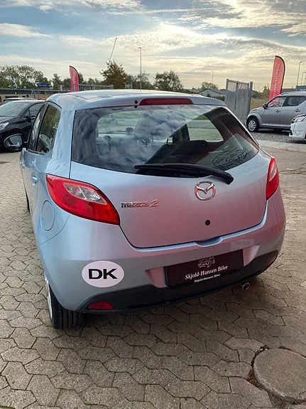 Mazda 2 2008 photo 3